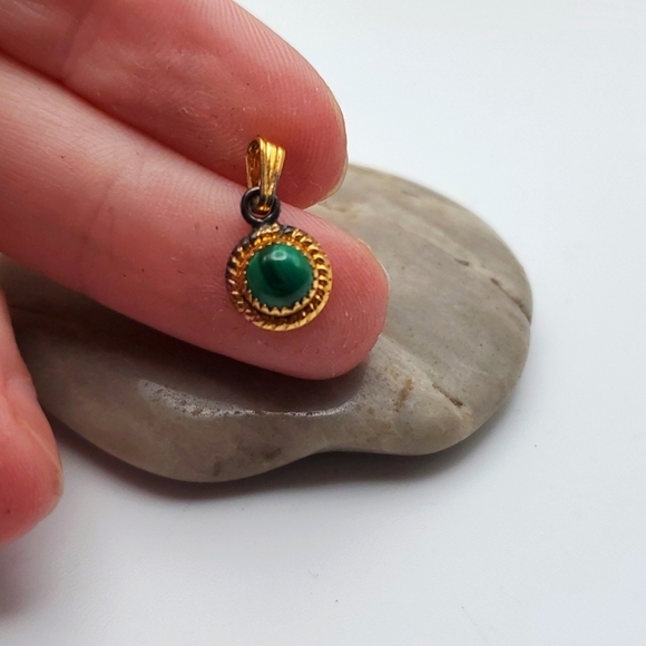 Zebra jade amulet no bigger than a fingertip necklace pendant - Picture 1 of 2